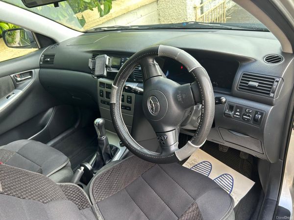 Toyota Corolla Hatchback, Petrol, 2006, Silver