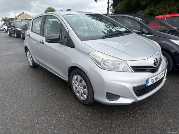 Toyota Yaris Hatchback, Petrol, 2013, Silver