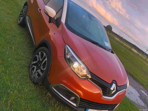 Renault Captur Hatchback, Diesel, 2014, Orange