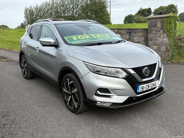 Nissan Qashqai Hatchback, Diesel, 2019, Silver