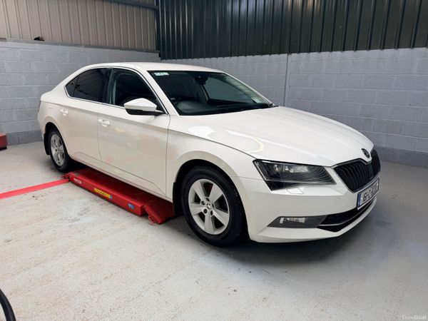 Skoda Superb Saloon, Petrol, 2016, White