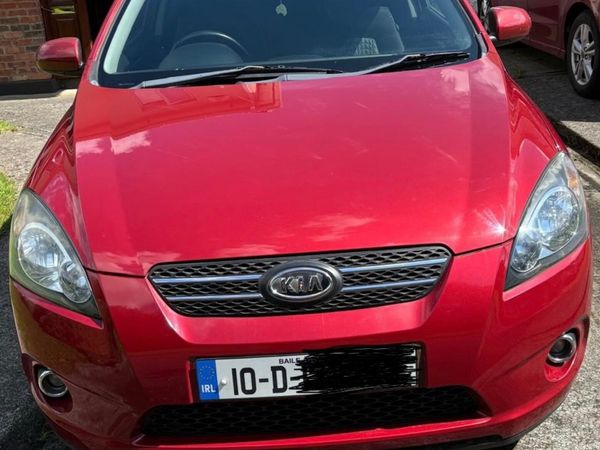 Kia Ceed Hatchback, Diesel, 2010, Red