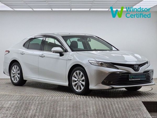 Toyota Camry Saloon, Petrol Hybrid, 2019, White