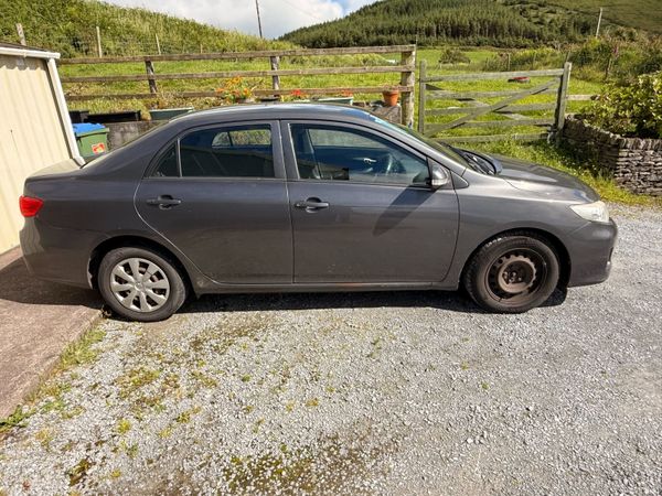 Toyota Corolla Saloon, Diesel, 2010, Grey