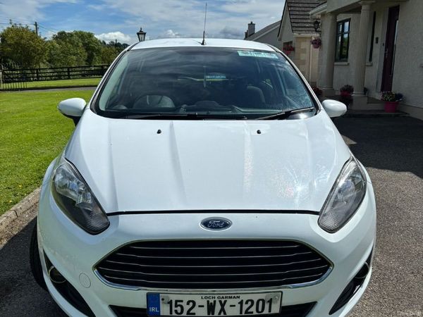 Ford Fiesta Hatchback, Petrol, 2015, White