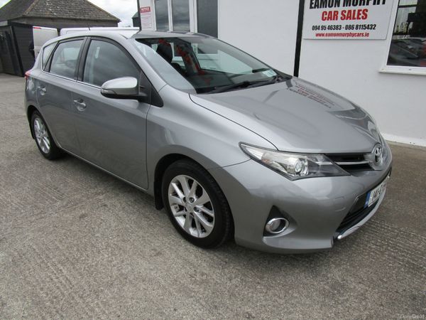 Toyota Auris Hatchback, Petrol, 2014, Grey