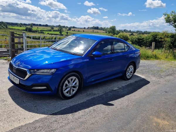 Skoda Octavia Saloon, Diesel, 2022, Blue