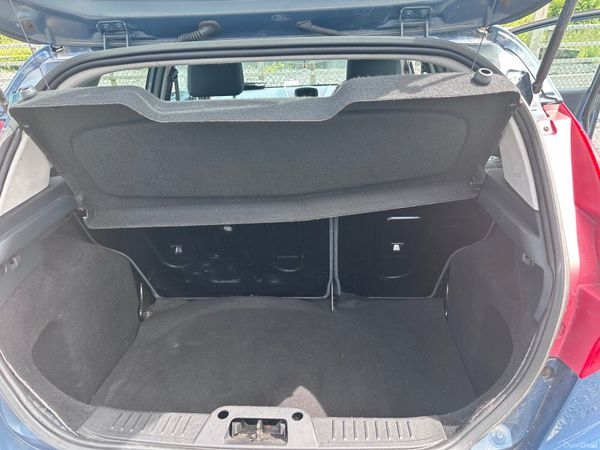 Ford Fiesta Hatchback, Diesel, 2009, Green