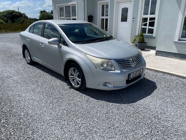Toyota Avensis Saloon, Diesel, 2012, Silver