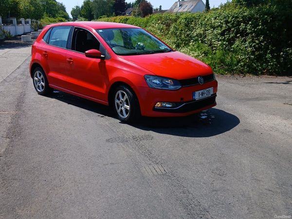 Volkswagen Polo Hatchback, Petrol, 2011, Red