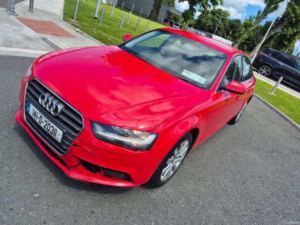 Audi A4 Saloon, Diesel, 2014, Red