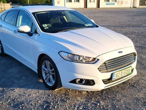 Ford Mondeo Hatchback, Petrol, 2016, White