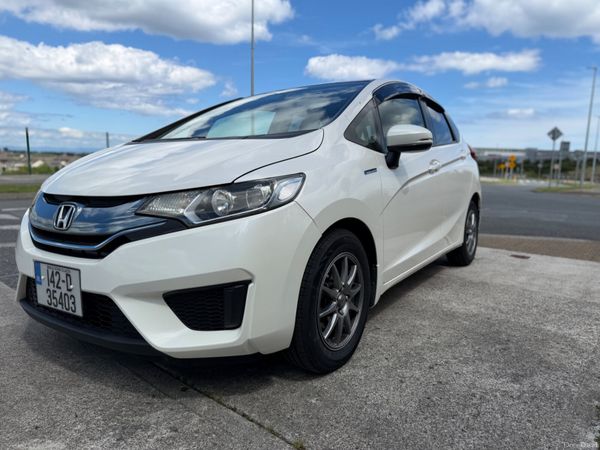 Honda Fit Hatchback, Petrol Hybrid, 2014, White