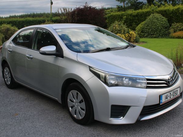 Toyota Corolla Saloon, Diesel, 2014, Silver