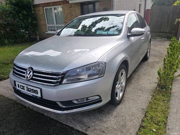 Volkswagen Passat Saloon, Diesel, 2011, Silver