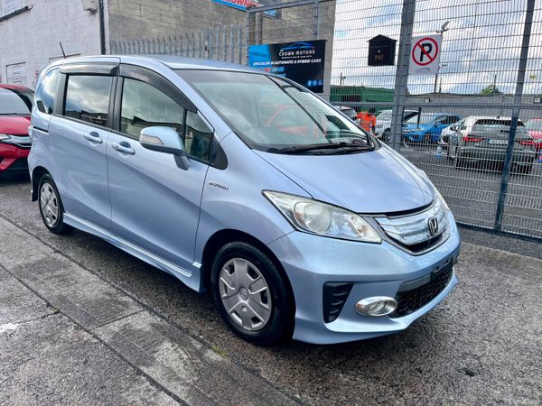 Honda Freed MPV, Petrol Hybrid, 2013, Blue