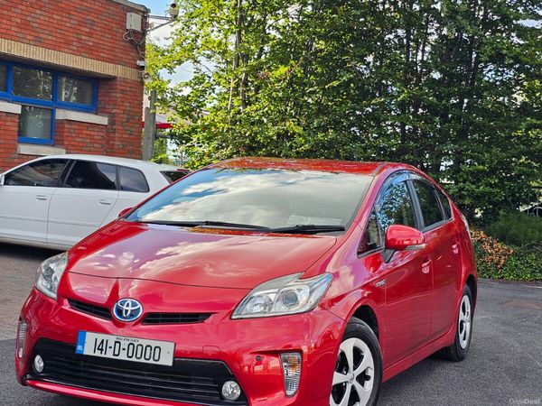 Toyota Prius Hatchback, Petrol Hybrid, 2014, Red
