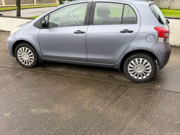 Toyota Yaris Hatchback, Petrol, 2010, Blue