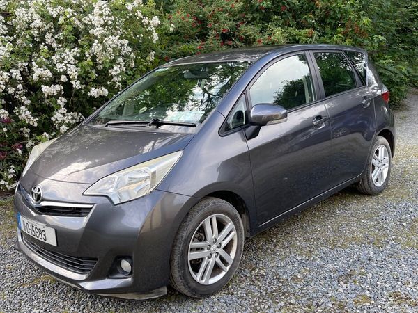 Toyota Verso-S MPV, Petrol, 2011, Grey