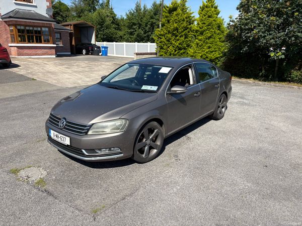Volkswagen Passat Saloon, Diesel, 2011, Brown
