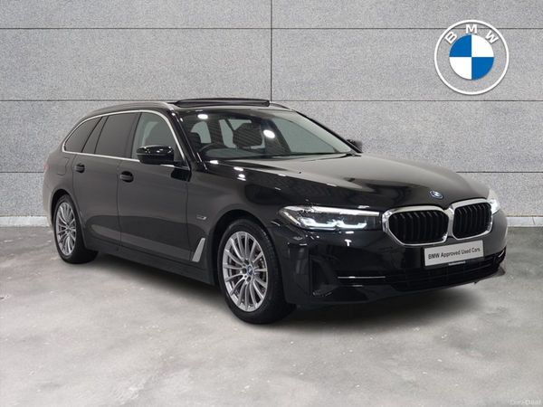 BMW 5-Series Estate, Petrol Plug-in Hybrid, 2023, Black