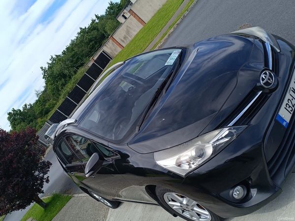 Toyota Avensis Saloon, Diesel, 2013, Blue