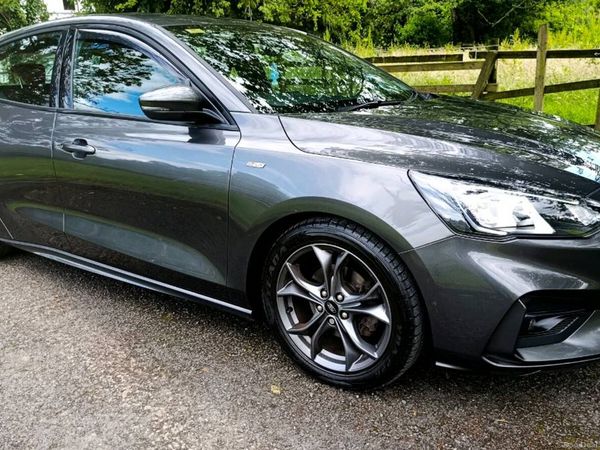 Ford Focus Hatchback, Diesel, 2019, Grey