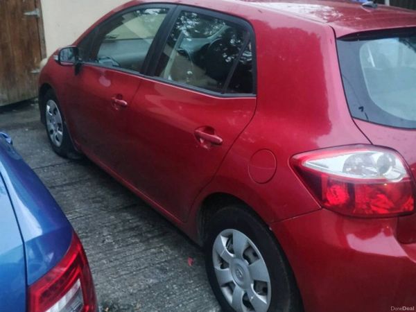 Toyota Auris Hatchback, Diesel, 2010, Red