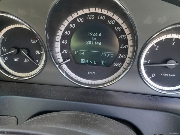 Mercedes-Benz C-Class Saloon, Diesel, 2011, Grey
