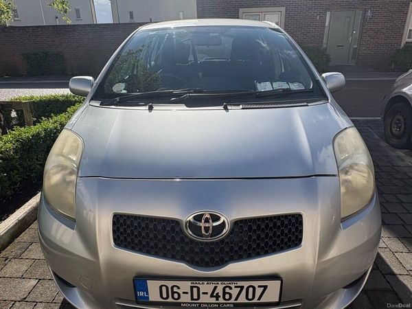 Toyota Yaris Hatchback, Petrol, 2006, Silver
