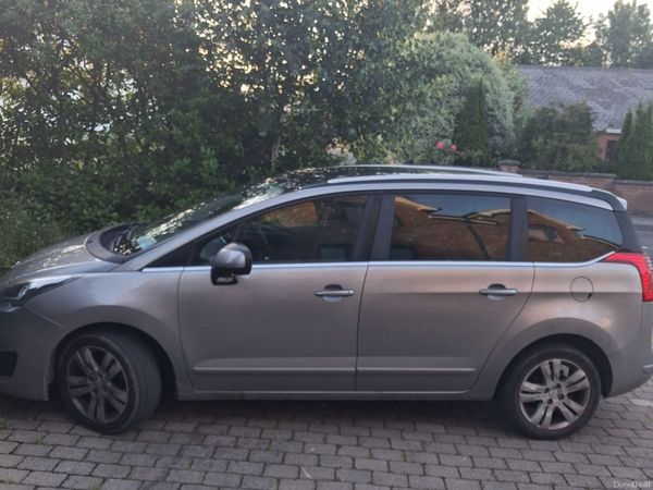 Peugeot 5008 MPV, Diesel, 2015, Grey