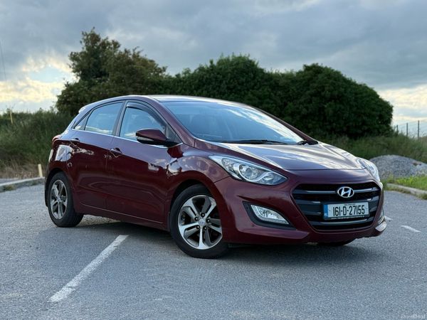 Hyundai i30 Hatchback, Diesel, 2016, Red