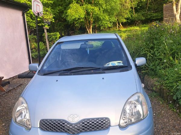 Toyota Yaris Hatchback, Petrol, 2004, Blue