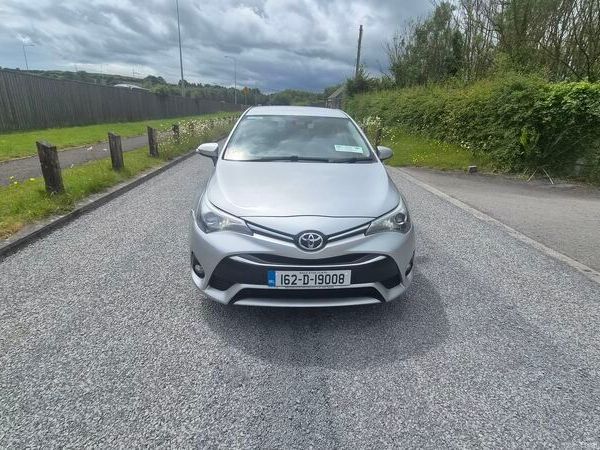 Toyota Avensis Saloon, Diesel, 2016, Silver