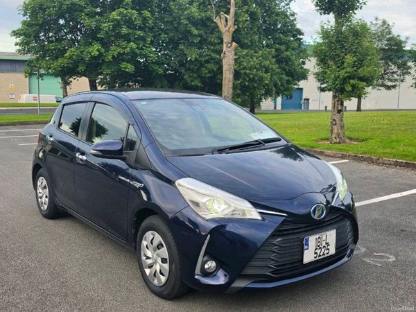 Toyota Vitz Hatchback, Petrol Hybrid, 2018, Blue
