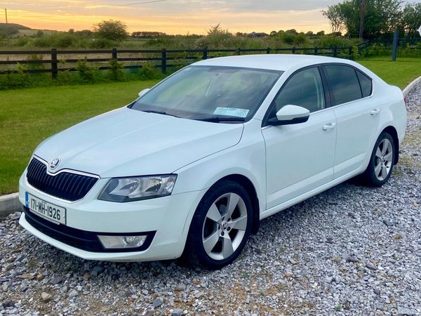 Skoda Octavia Saloon, Diesel, 2017, White