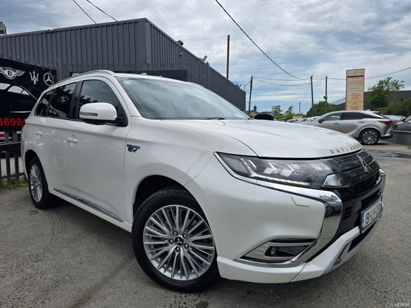 Mitsubishi Outlander SUV, Petrol Plug-in Hybrid, 2019, White