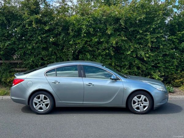 Vauxhall Insignia Hatchback, Diesel, 2012, Silver