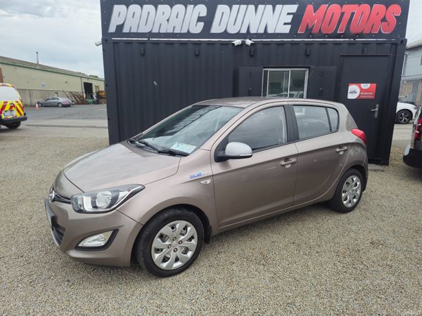 Hyundai i20 Hatchback, Petrol, 2014, Bronze