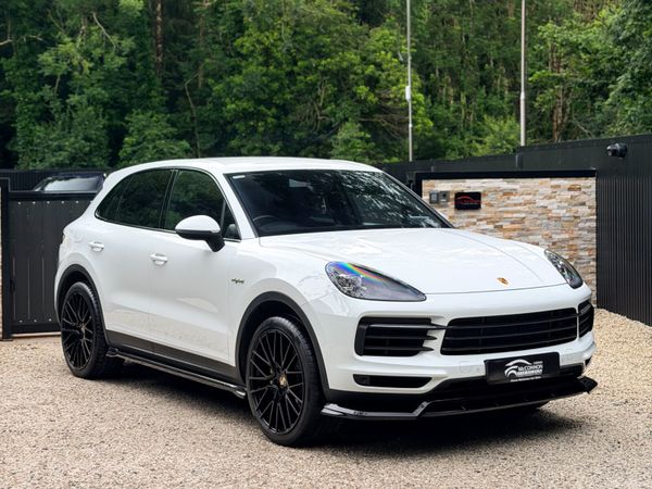 Porsche Cayenne SUV, Petrol Plug-in Hybrid, 2022, White