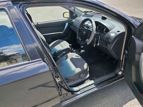 Chevrolet Aveo Saloon, Petrol, 2010, Black