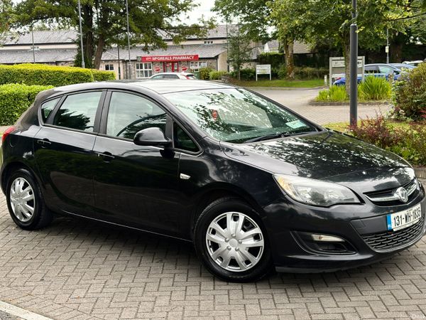 Opel Astra Hatchback, Diesel, 2013, Black