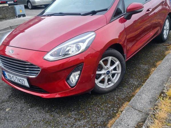 Ford Fiesta Hatchback, Diesel, 2019, Red