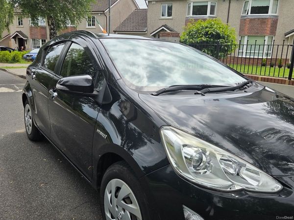 Toyota Aqua Hatchback, Petrol Hybrid, 2016, Black