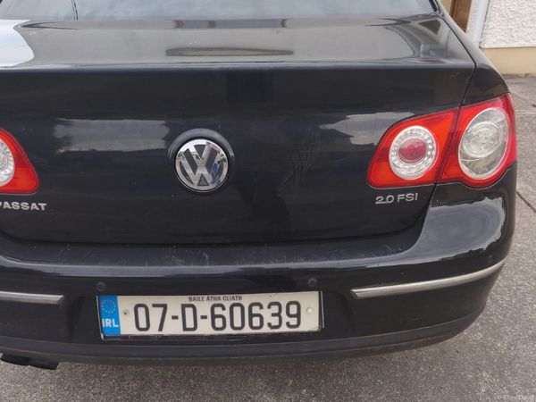 Volkswagen Passat Saloon, Petrol, 2007, Black
