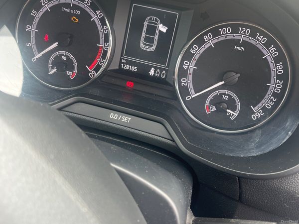 Skoda Octavia Saloon, Diesel, 2019, Grey