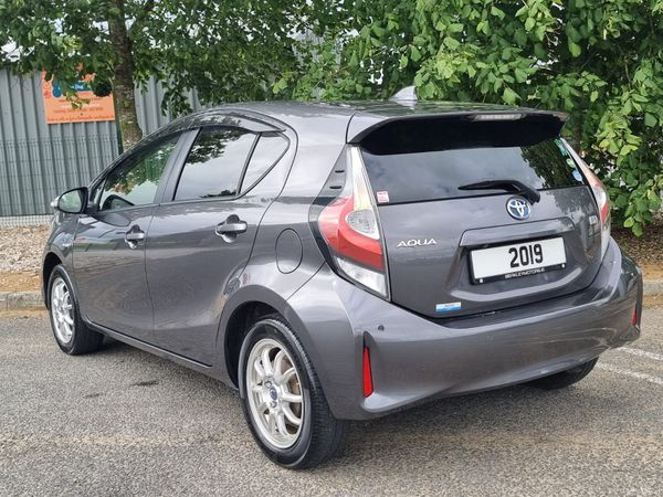 Toyota Aqua Hatchback, Petrol Hybrid, 2019, Blue