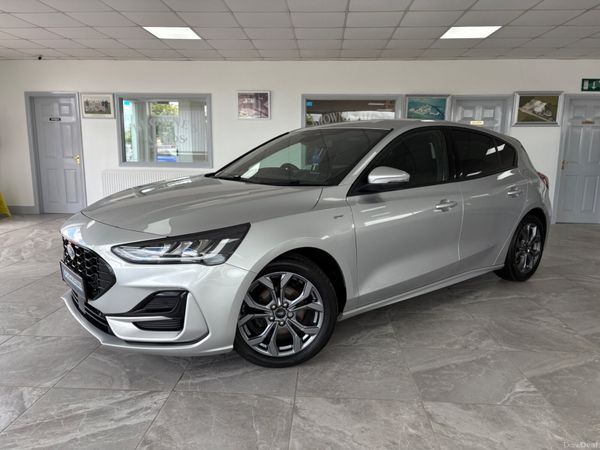 Ford Focus Hatchback, Petrol, 2024, Silver