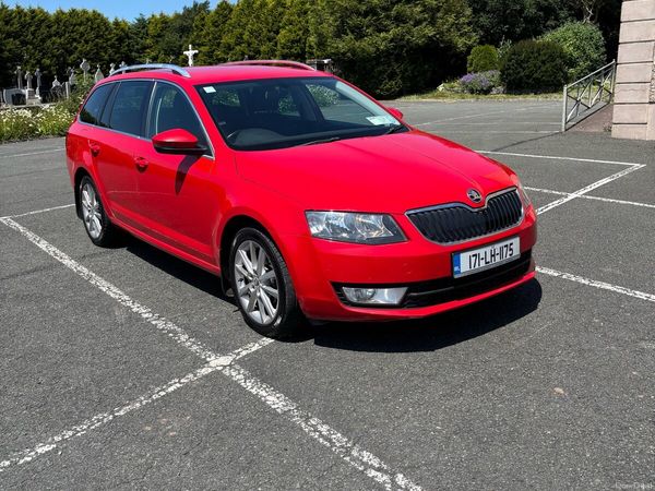 Skoda Octavia Estate, Diesel, 2017, Red