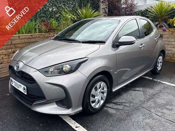 Toyota Yaris Hatchback, Petrol Hybrid, 2021, Grey
